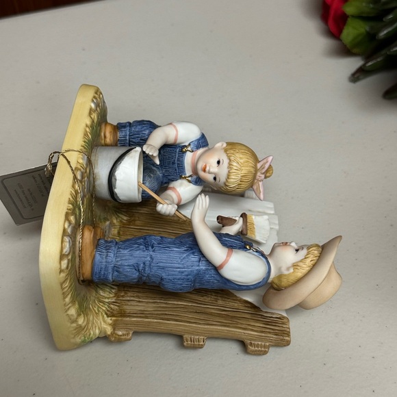 Home Interiors Vintage Porcelain Whitewashing the Fence Denim Days figurine - Picture 6 of 12